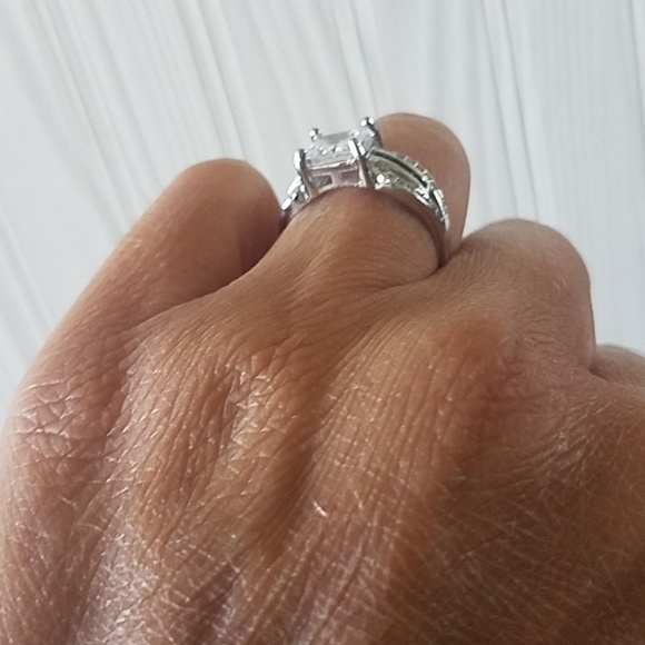 NWOT Cz Engagement Ring Size 6 - Picture 7 of 8